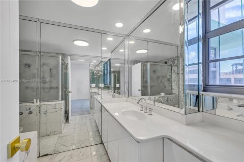 Condominio en alquiler en Miami Beach, Florida, 2 dormitorios, 235.41 m2 № 1892101 - foto 16