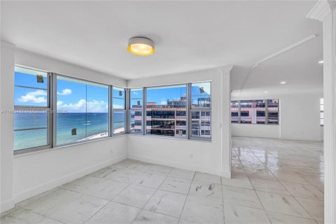 Condominio en alquiler en Miami Beach, Florida, 2 dormitorios, 235.41 m2 № 1892101 - foto 8