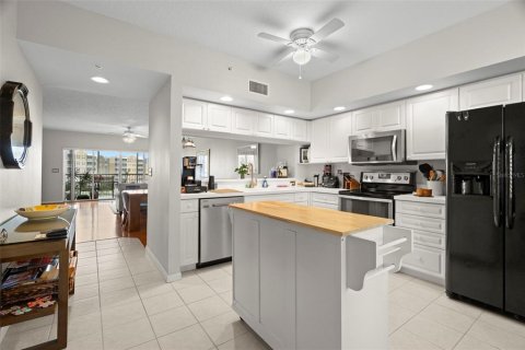 Condo in Largo, Florida, 3 bedrooms  № 1585862 - photo 7