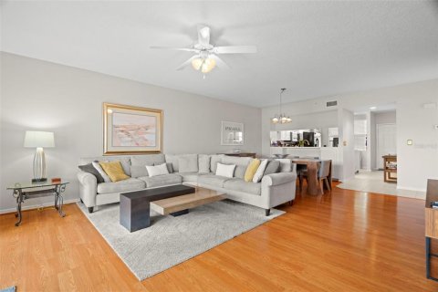 Condo in Largo, Florida, 3 bedrooms  № 1585862 - photo 4