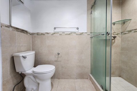 Condo in Miami, Florida, 2 bedrooms  № 1633744 - photo 7