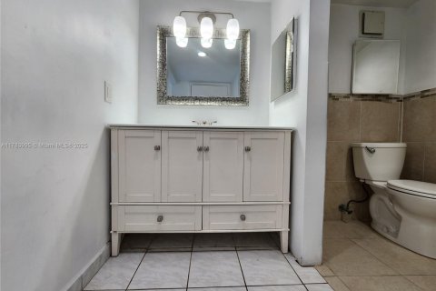 Condo in Miami, Florida, 2 bedrooms  № 1633744 - photo 6