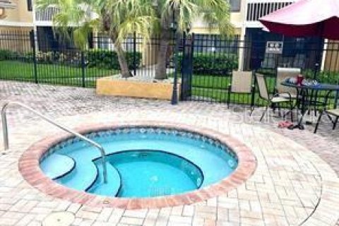 Condo in Clearwater, Florida, 1 bedroom  № 2205476 - photo 19