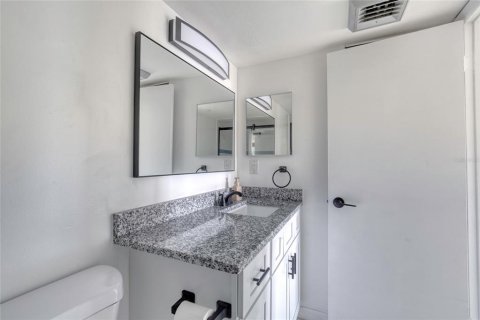 Condominio en venta en Daytona Beach, Florida, 1 dormitorio, 93.83 m2 № 1853002 - foto 28