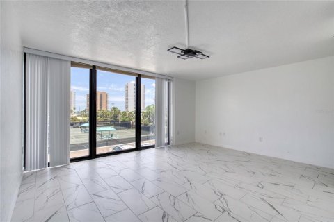 Condominio en venta en Daytona Beach, Florida, 1 dormitorio, 93.83 m2 № 1853002 - foto 16