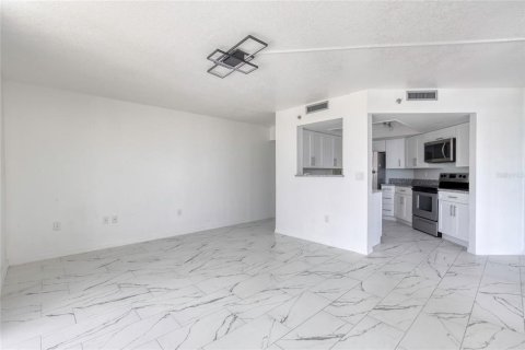Condominio en venta en Daytona Beach, Florida, 1 dormitorio, 93.83 m2 № 1853002 - foto 21