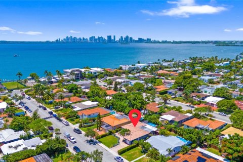 Casa en venta en North Bay Village, Florida, 3 dormitorios, 146.69 m2 № 1888294 - foto 2