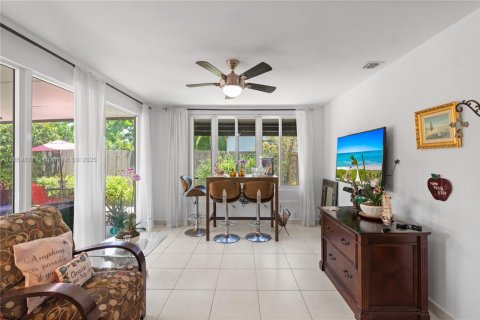 Casa en venta en North Bay Village, Florida, 3 dormitorios, 146.69 m2 № 1888294 - foto 21