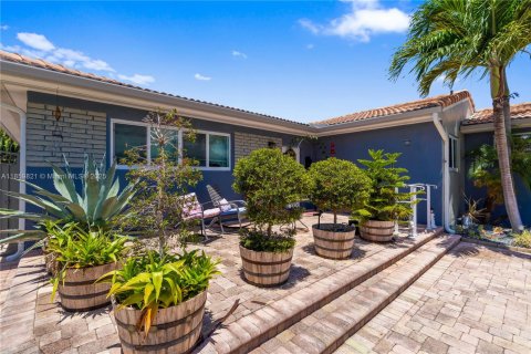 Casa en venta en North Bay Village, Florida, 3 dormitorios, 146.69 m2 № 1888294 - foto 8