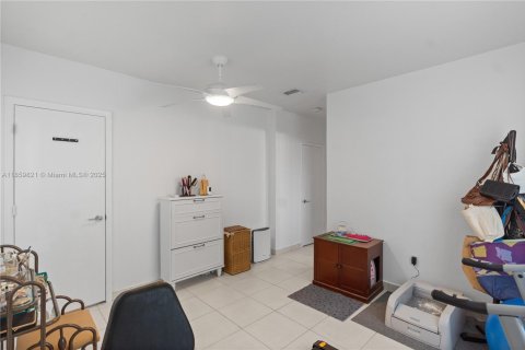 Casa en venta en North Bay Village, Florida, 3 dormitorios, 146.69 m2 № 1888294 - foto 27