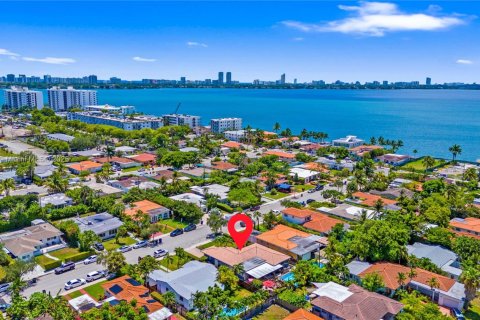 Casa en venta en North Bay Village, Florida, 3 dormitorios, 146.69 m2 № 1888294 - foto 4