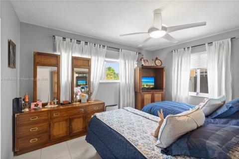 Casa en venta en North Bay Village, Florida, 3 dormitorios, 146.69 m2 № 1888294 - foto 30