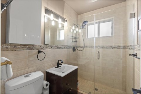 Casa en venta en North Bay Village, Florida, 3 dormitorios, 146.69 m2 № 1888294 - foto 28