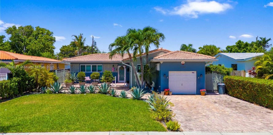 Casa en North Bay Village, Florida 3 dormitorios, 146.69 m2 № 1888294