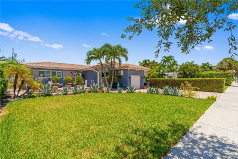 Casa en venta en North Bay Village, Florida, 3 dormitorios, 146.69 m2 № 1888294 - foto 6