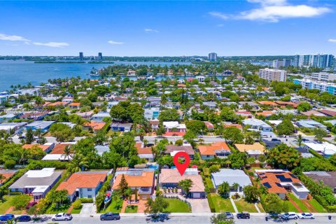 Casa en venta en North Bay Village, Florida, 3 dormitorios, 146.69 m2 № 1888294 - foto 3