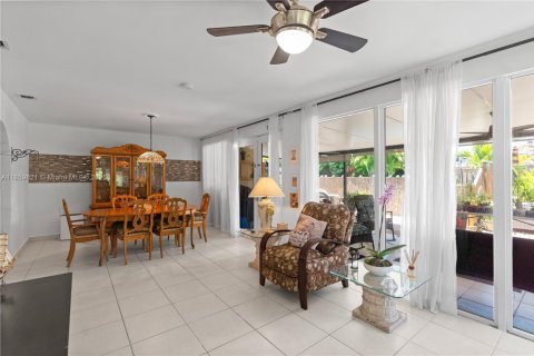 Casa en venta en North Bay Village, Florida, 3 dormitorios, 146.69 m2 № 1888294 - foto 22