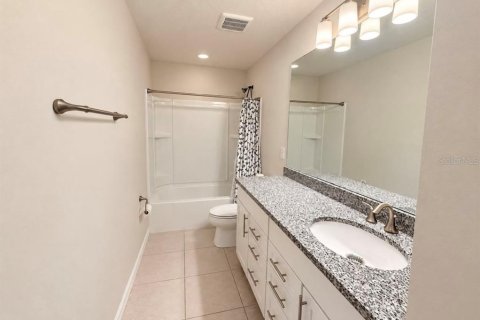 Villa ou maison à louer à Palmetto, Floride: 4 chambres, 265.14 m2 № 2395782 - photo 8