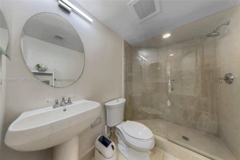 Condo in Aventura, Florida, 3 bedrooms  № 2030679 - photo 23