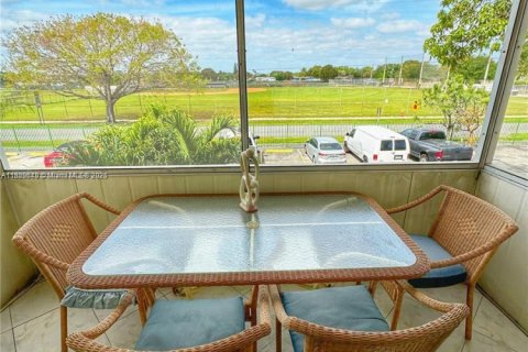Condo in Miami, Florida, 1 bedroom  № 1802608 - photo 9
