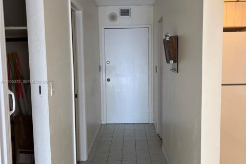 Apartamento en alquiler en North Miami, Florida, 53.51 m2 № 1993605 - foto 8