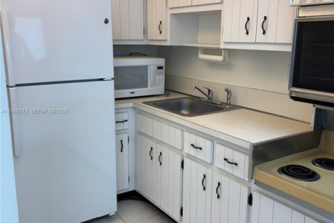 Apartamento en alquiler en North Miami, Florida, 53.51 m2 № 1993605 - foto 7