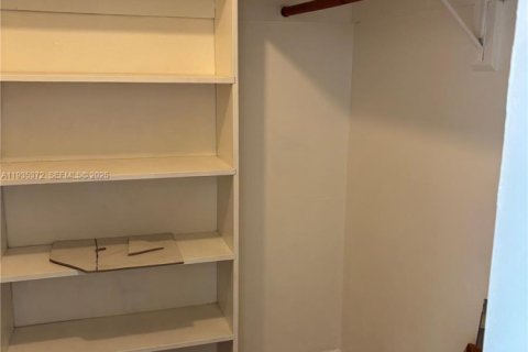 Apartamento en alquiler en North Miami, Florida, 53.51 m2 № 1993605 - foto 9