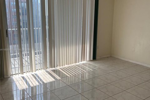 Apartamento en alquiler en North Miami, Florida, 53.51 m2 № 1993605 - foto 15