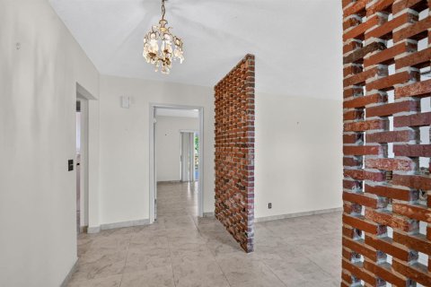 Villa ou maison à vendre à West Palm Beach, Floride: 3 chambres, 180.14 m2 № 2400593 - photo 5