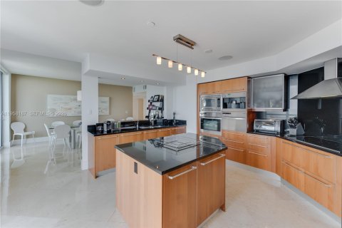Снять в аренду кондоминиум в Майами, Флорида 4 спальни, 317.26м2, № 2153612 - фото 22