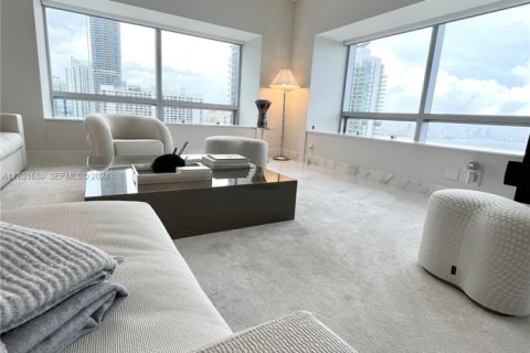 Condominio en Miami, Florida, 2 dormitorios  № 2260877