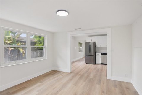Casa en venta en Saint Petersburg, Florida, 3 dormitorios, 95.69 m2 № 2124852 - foto 11