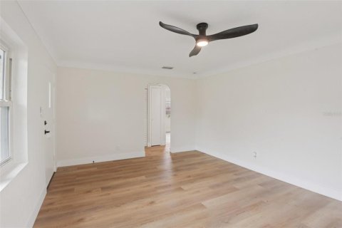 Casa en venta en Saint Petersburg, Florida, 3 dormitorios, 95.69 m2 № 2124852 - foto 18