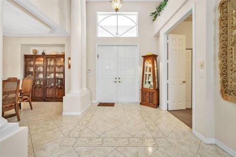 House in Davie, Florida 5 bedrooms, 335.56 sq.m. № 1711406 - photo 16