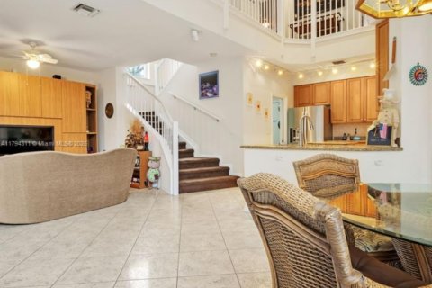 House in Davie, Florida 5 bedrooms, 335.56 sq.m. № 1711406 - photo 22