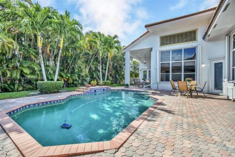 House in Davie, Florida 5 bedrooms, 335.56 sq.m. № 1711406 - photo 9