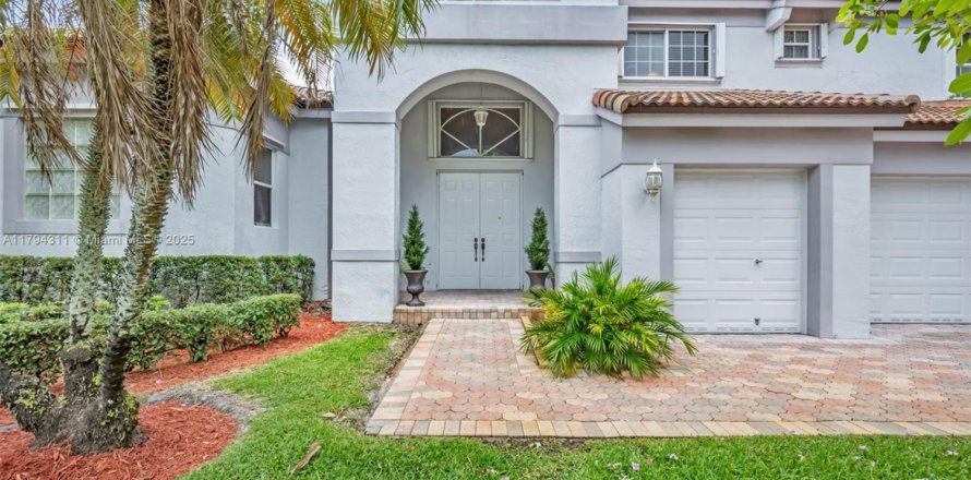 House in Davie, Florida 5 bedrooms, 335.56 sq.m. № 1711406