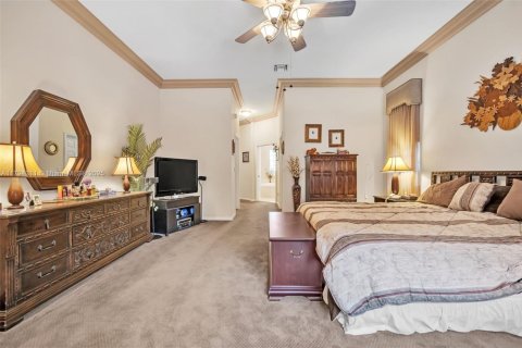 House in Davie, Florida 5 bedrooms, 335.56 sq.m. № 1711406 - photo 30