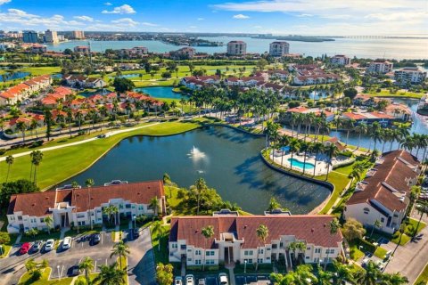 Condo in Saint Petersburg, Florida, 2 bedrooms № 2431733 - photo 24