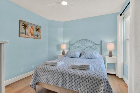 Condo in Saint Petersburg, Florida, 2 bedrooms № 2431733 - photo 20