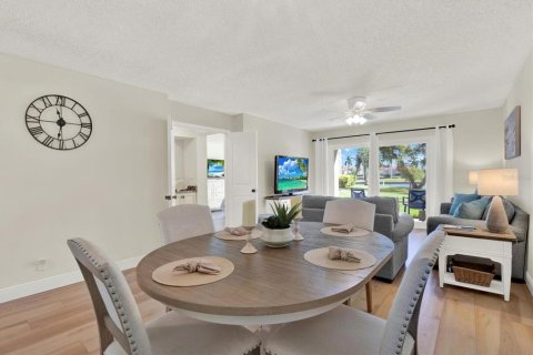 Condo in Saint Petersburg, Florida, 2 bedrooms № 2431733 - photo 8