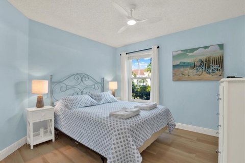 Condo in Saint Petersburg, Florida, 2 bedrooms № 2431733 - photo 18