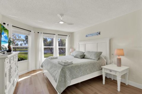 Condo in Saint Petersburg, Florida, 2 bedrooms № 2431733 - photo 14