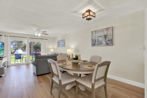 Condo in Saint Petersburg, Florida, 2 bedrooms № 2431733 - photo 7