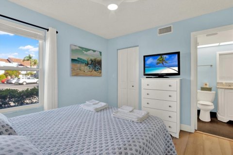 Condo in Saint Petersburg, Florida, 2 bedrooms № 2431733 - photo 19