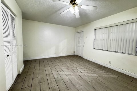 Снять в аренду кондоминиум в Халландейл-Бич, Флорида 36.23м2, № 2000502 - фото 9