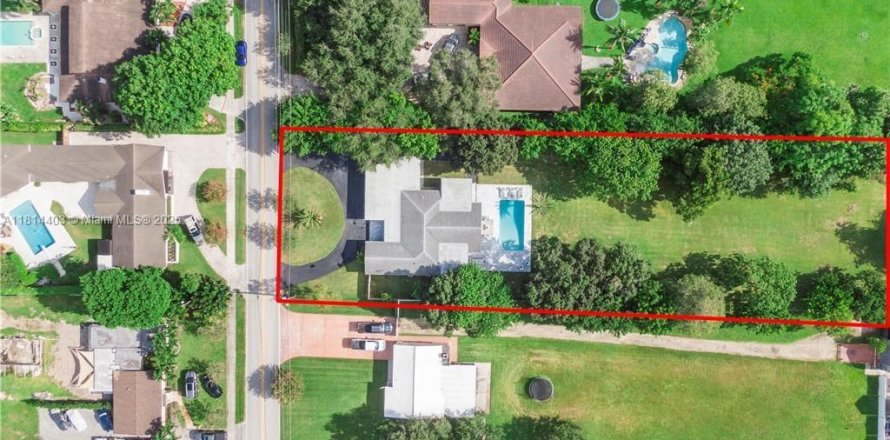 House in Plantation, Florida 5 bedrooms № 1889628