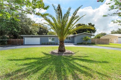 House in Plantation, Florida 5 bedrooms № 1889628 - photo 2