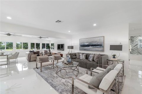 House in Plantation, Florida 5 bedrooms № 1889628 - photo 13