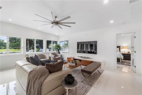 House in Plantation, Florida 5 bedrooms № 1889628 - photo 12